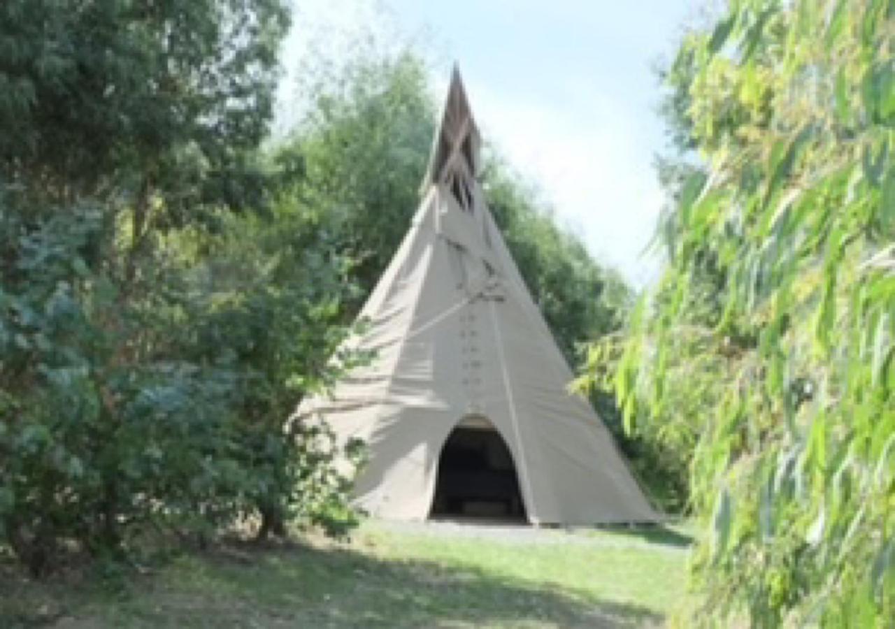 Gumtree Tipis Hotel Bickington Exterior foto